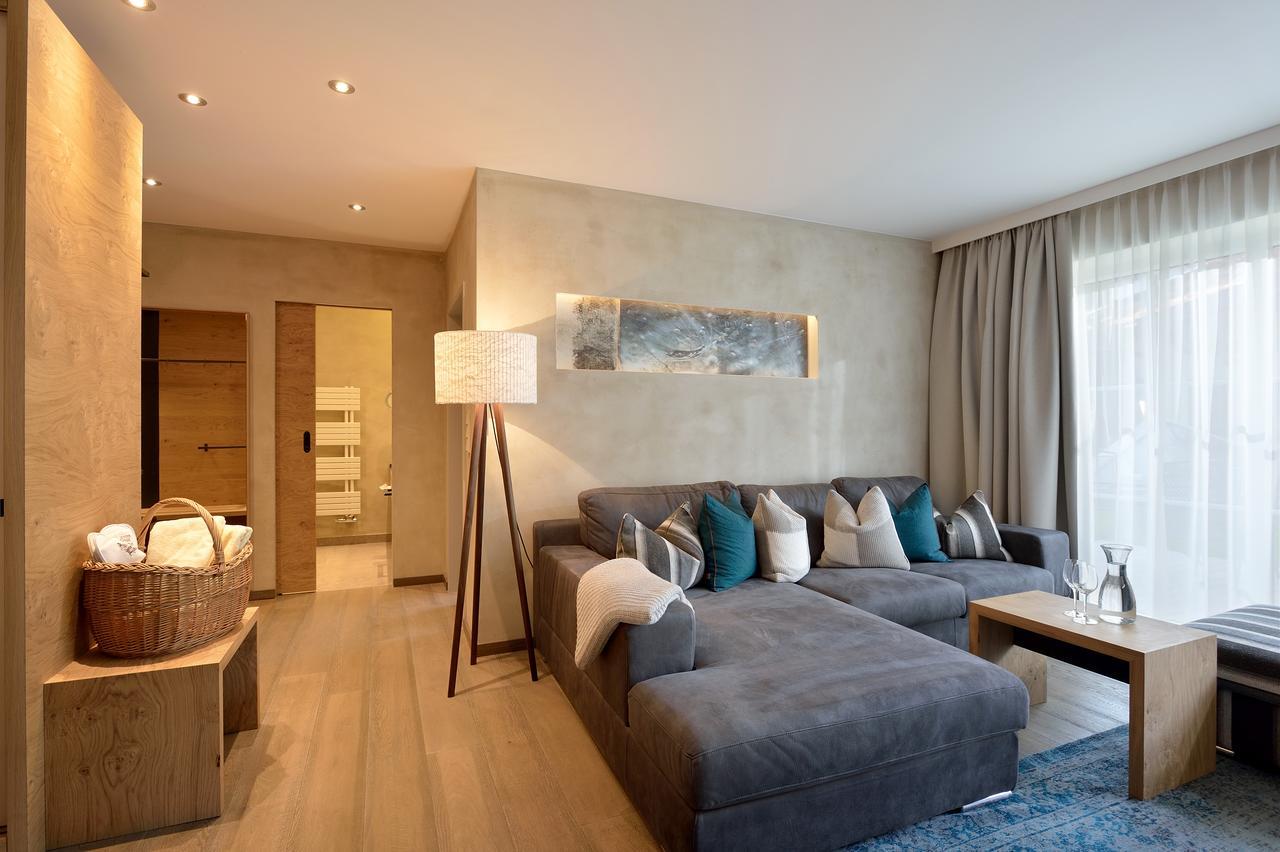 Superior Family Suite,699869248:JPEG